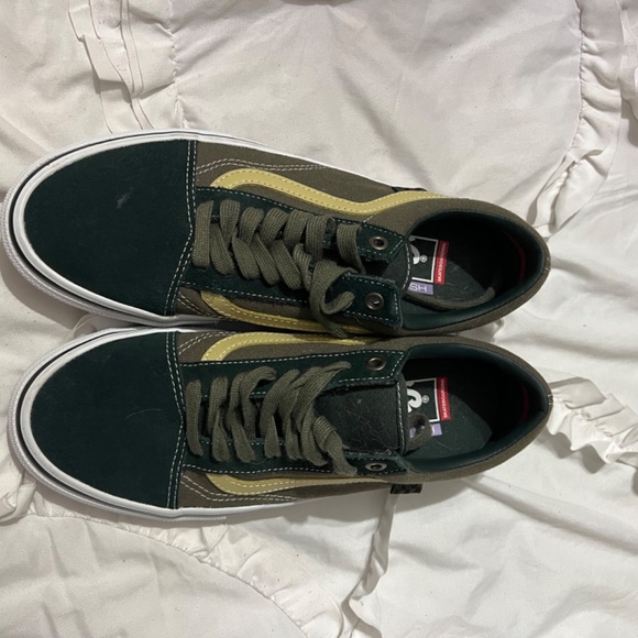 ARMY Green Vans - Picture 2 of 5